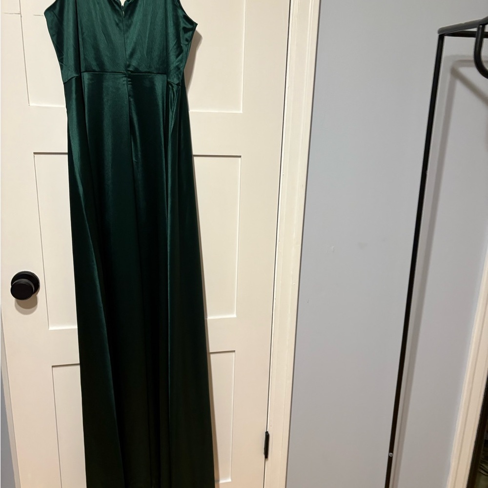 Elegant Green Sleeveless Maxi Dress - Picture 2 of 4